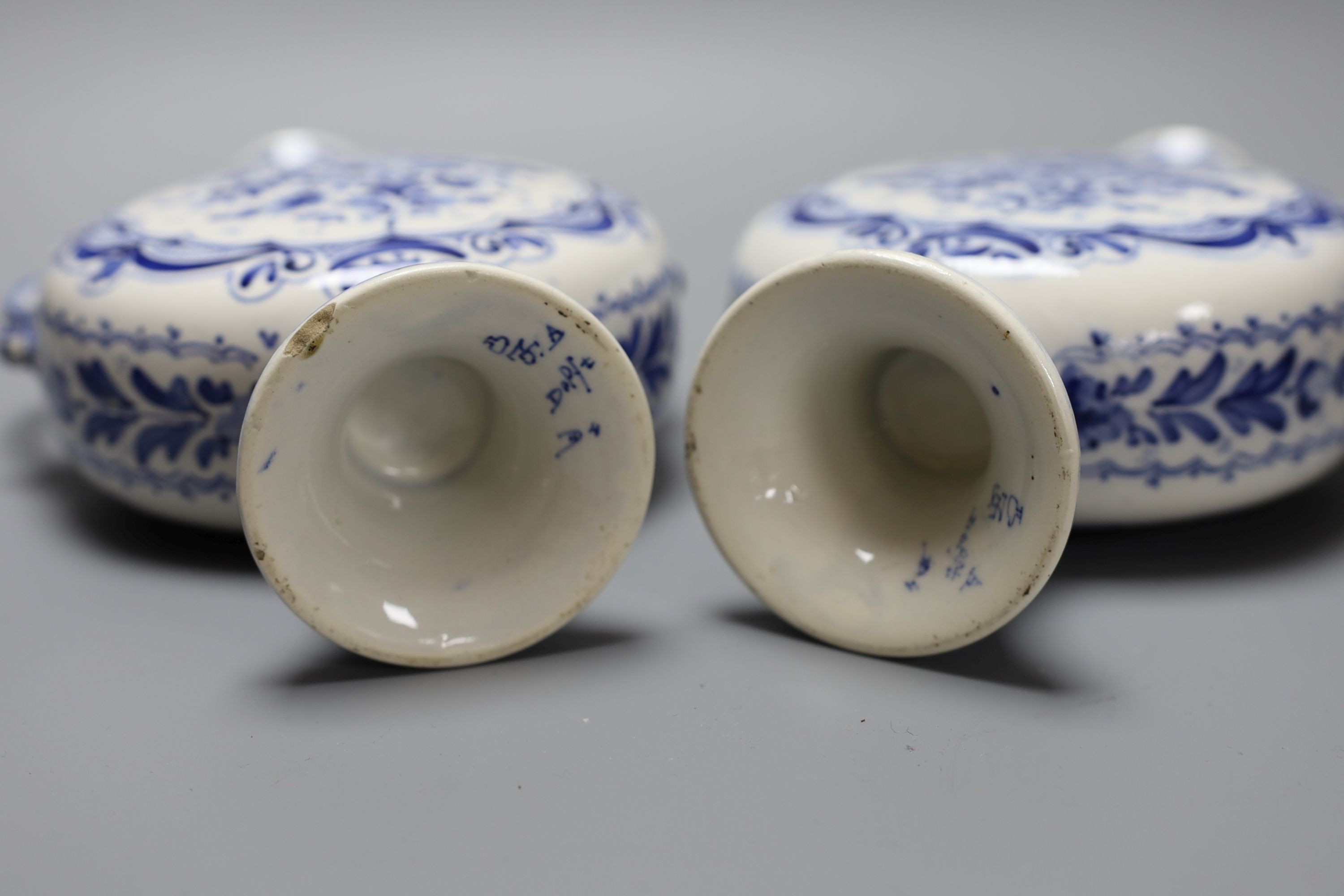 A pair of 19th century Delft vases 26cm